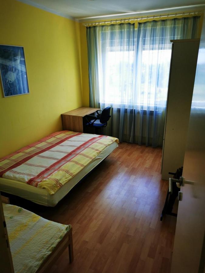 Apartamento Apartmant Sandra - Big Terace And Free Parking Karlovac Exterior foto